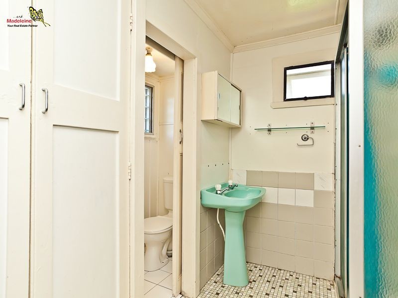 8 Clegg Parade, Newmarket QLD 4051