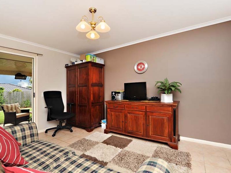 7 Candella Court, Eatons Hill QLD 4037