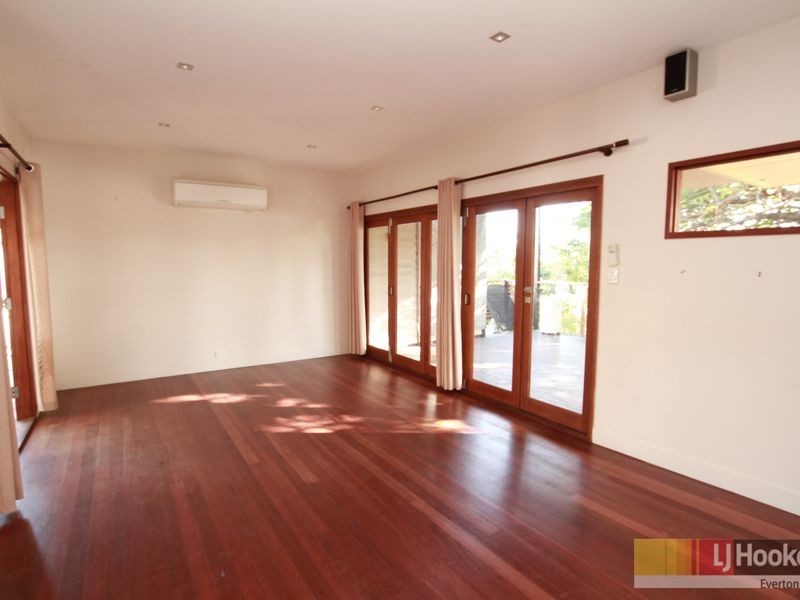 32 Royal Parade, Alderley QLD 4051