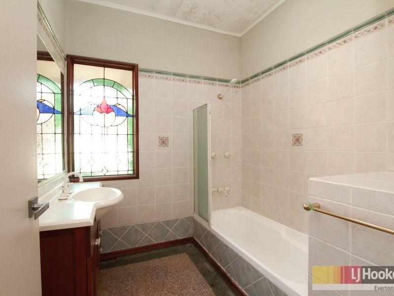 32 Royal Parade, Alderley QLD 4051