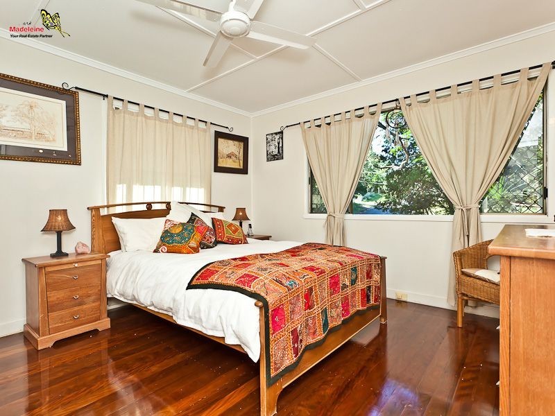 34 Kingaroy Street, Stafford Heights QLD 4053