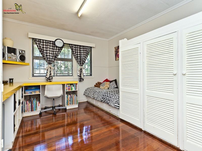 34 Kingaroy Street, Stafford Heights QLD 4053