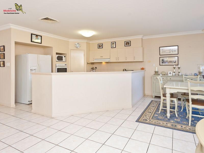 3 Burlinson Close, Mcdowall QLD 4053