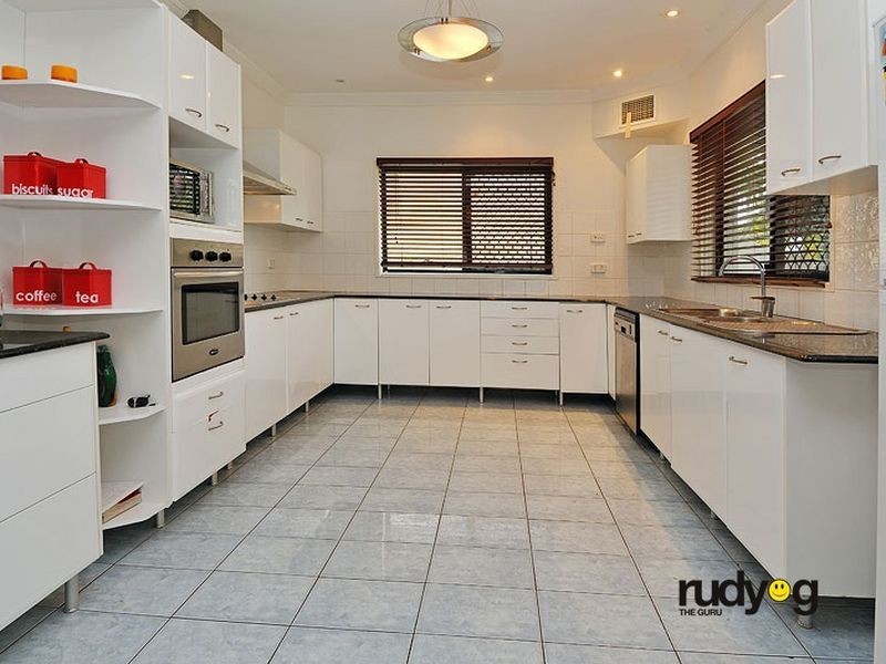 11 Landis Street, Mcdowall QLD 4053