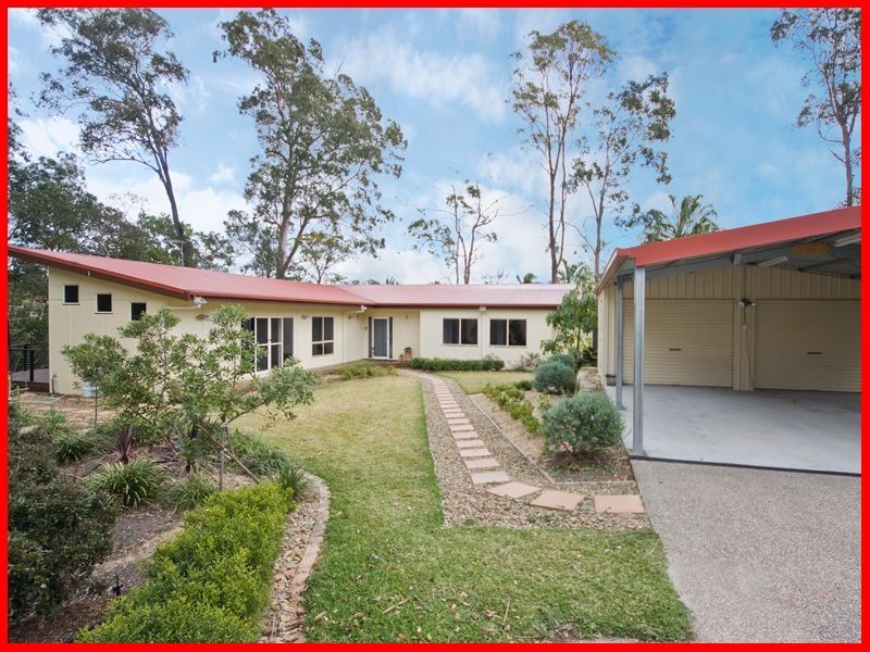 31 Fairway Outlook, Arana Hills QLD 4054