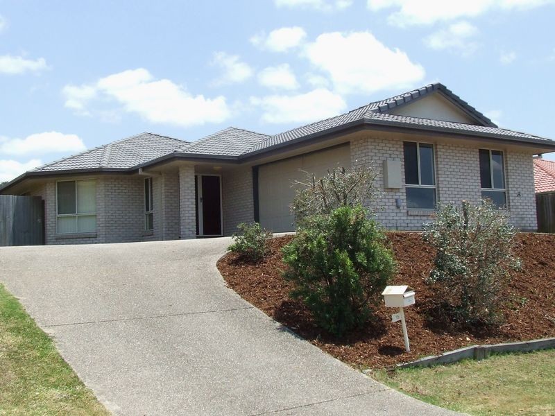 15 Golden Crest Place, Bellbowrie QLD 4070