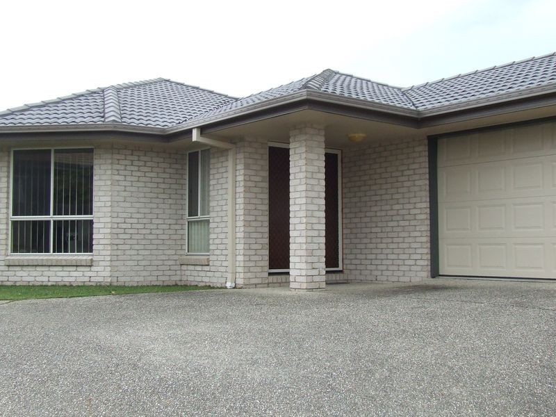 15 Golden Crest Place, Bellbowrie QLD 4070