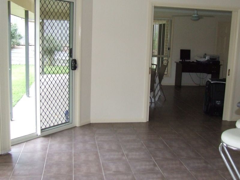 15 Golden Crest Place, Bellbowrie QLD 4070