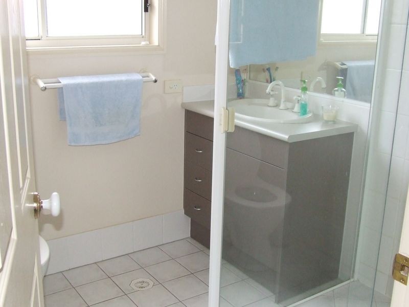 15 Golden Crest Place, Bellbowrie QLD 4070
