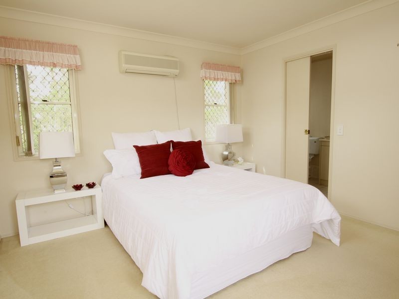 130 Streisand Drive, Mcdowall QLD 4053