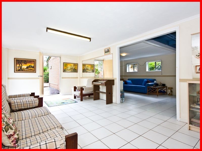 27 Cawdor Street, Arana Hills QLD 4054