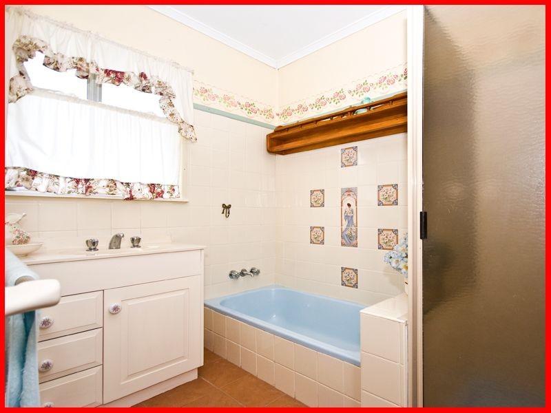 27 Cawdor Street, Arana Hills QLD 4054