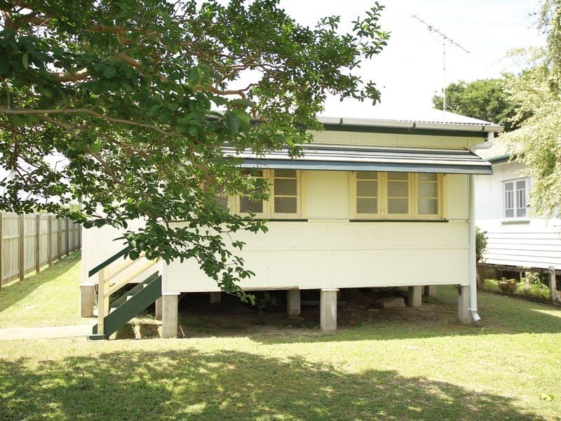 132 Oxley Avenue, Woody Point QLD 4019