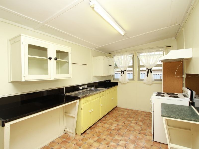 132 Oxley Avenue, Woody Point QLD 4019