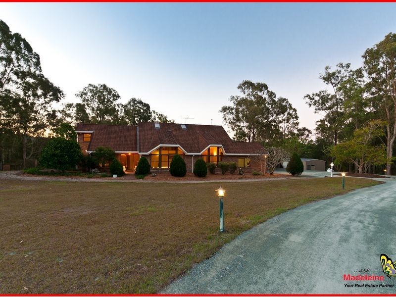 4 Mangifera Close, Wights Mountain QLD 4520