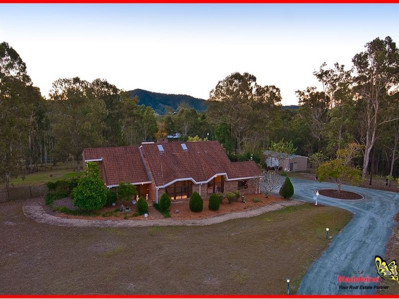 4 Mangifera Close, Wights Mountain QLD 4520