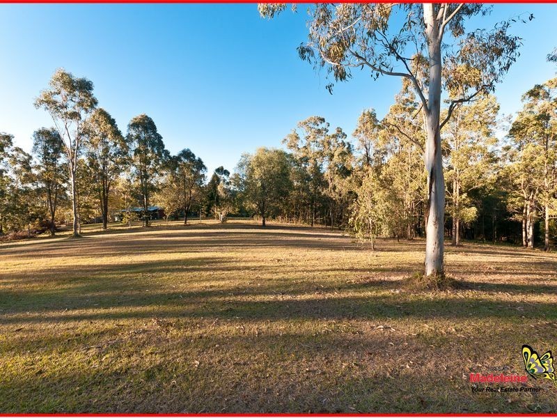 4 Mangifera Close, Wights Mountain QLD 4520