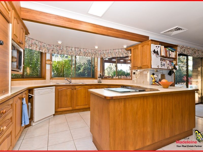 4 Mangifera Close, Wights Mountain QLD 4520