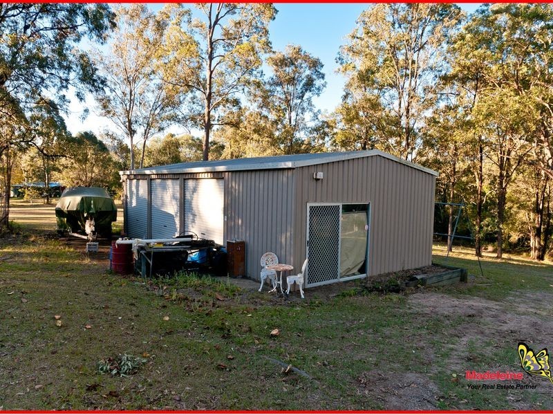 4 Mangifera Close, Wights Mountain QLD 4520