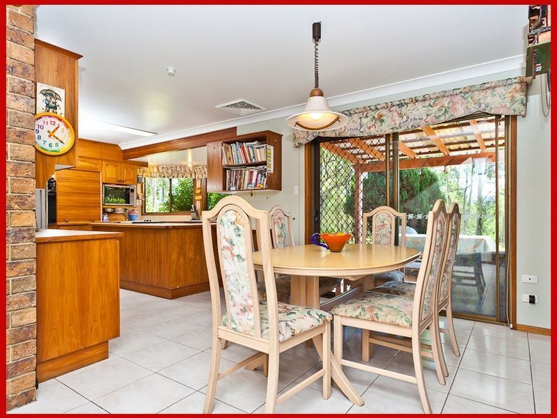 4 Mangifera Close, Wights Mountain QLD 4520