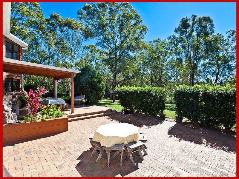 4 Mangifera Close, Wights Mountain QLD 4520