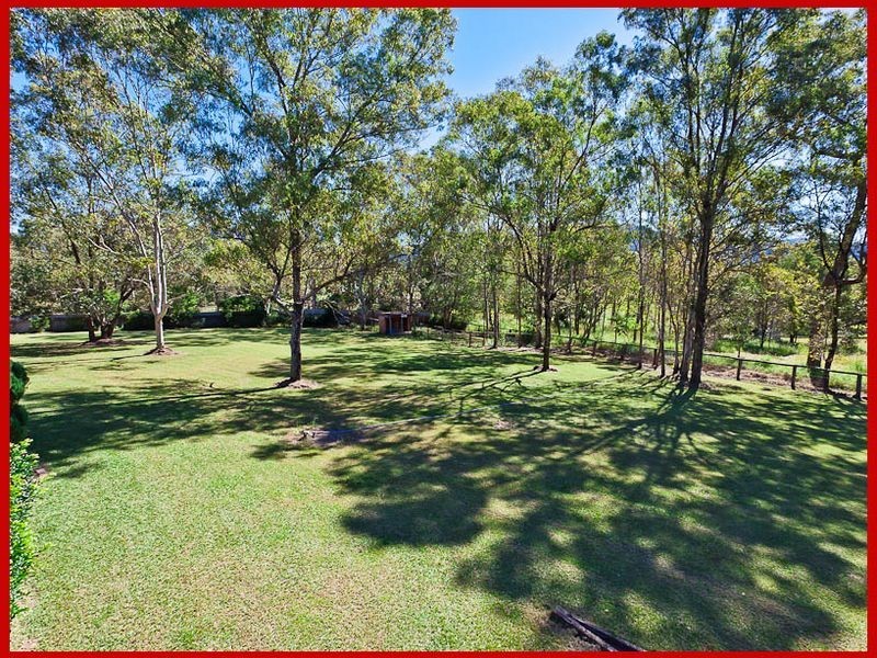 4 Mangifera Close, Wights Mountain QLD 4520
