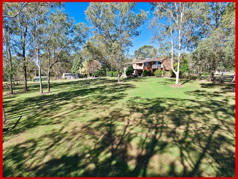 4 Mangifera Close, Wights Mountain QLD 4520