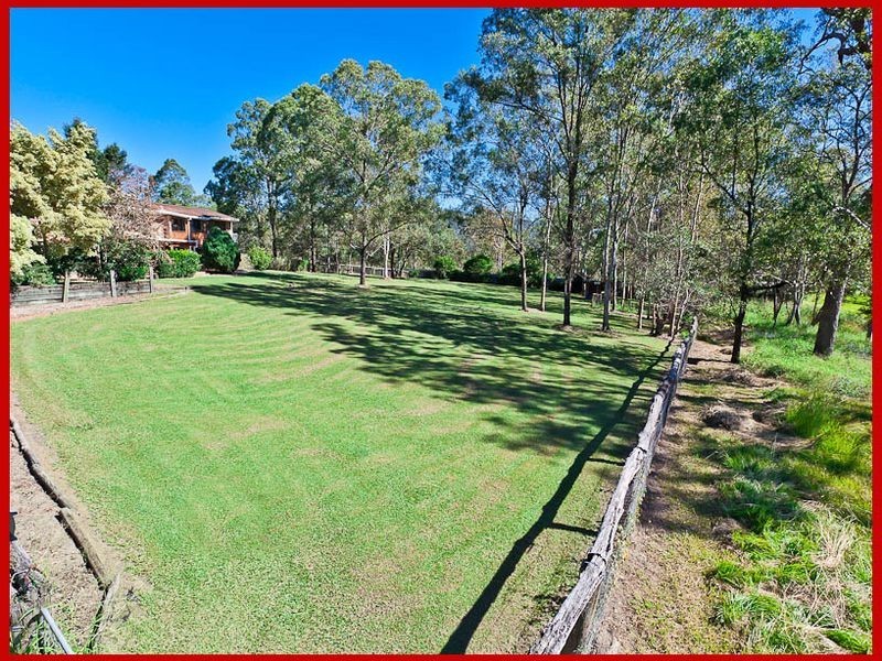 4 Mangifera Close, Wights Mountain QLD 4520