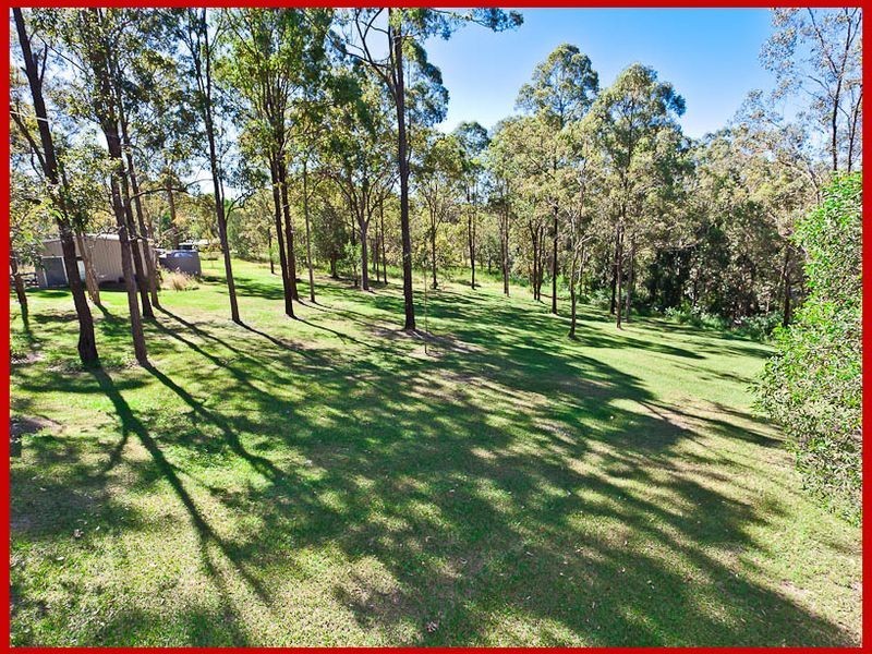 4 Mangifera Close, Wights Mountain QLD 4520