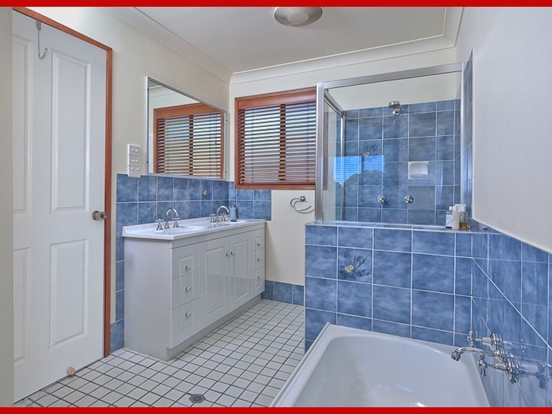 7 Astaire Place, Mcdowall QLD 4053