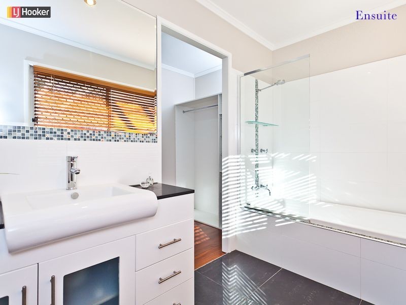 63 Plucks Road, Arana Hills QLD 4054