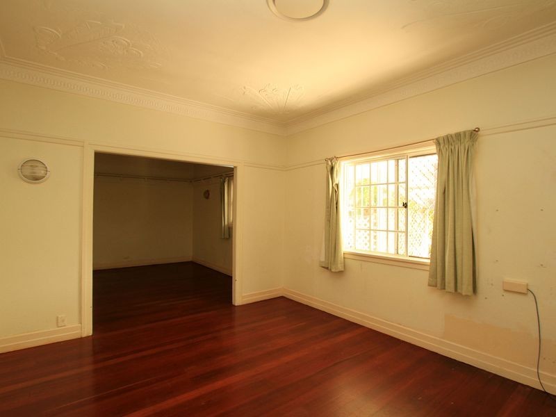 37 Seventh Avenue, Kedron QLD 4031