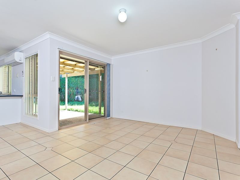 5 Warrigal Place, Arana Hills QLD 4054