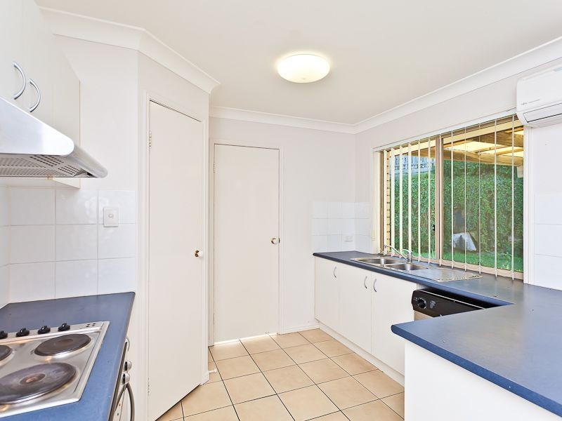 5 Warrigal Place, Arana Hills QLD 4054