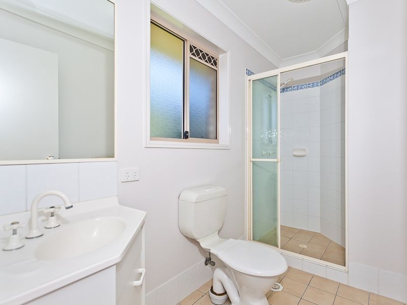 5 Warrigal Place, Arana Hills QLD 4054