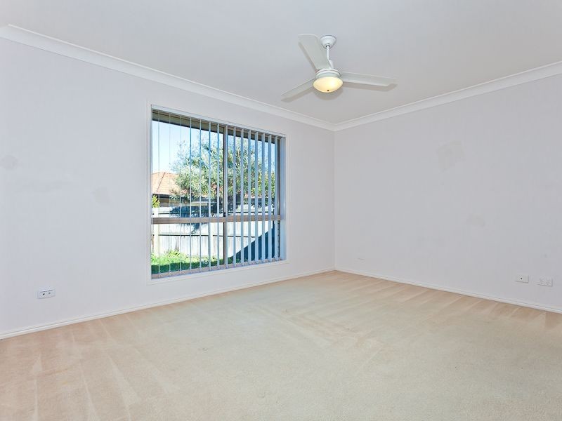 5 Warrigal Place, Arana Hills QLD 4054
