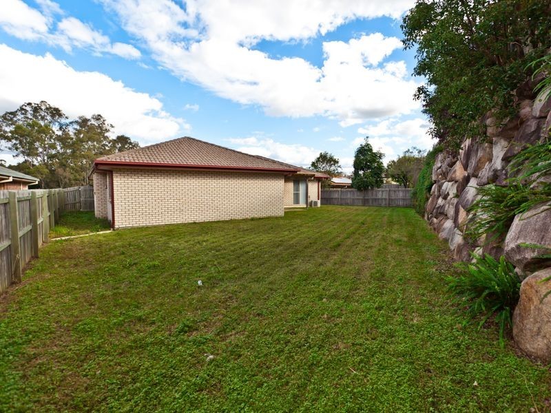 5 Warrigal Place, Arana Hills QLD 4054