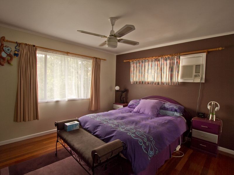 4 Redgrave Street, Stafford Heights QLD 4053