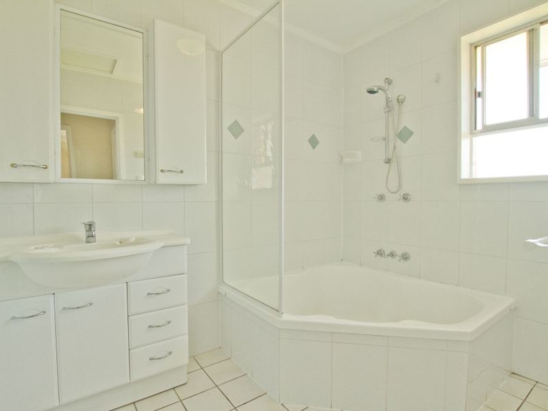 5 Dumaurier Street, Chermside QLD 4032