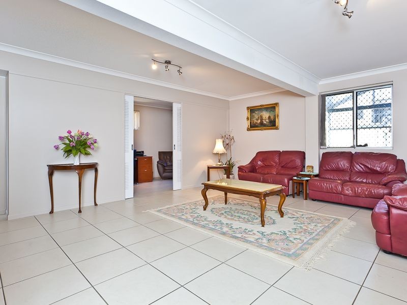 1 Mayleen Street, Clontarf QLD 4019