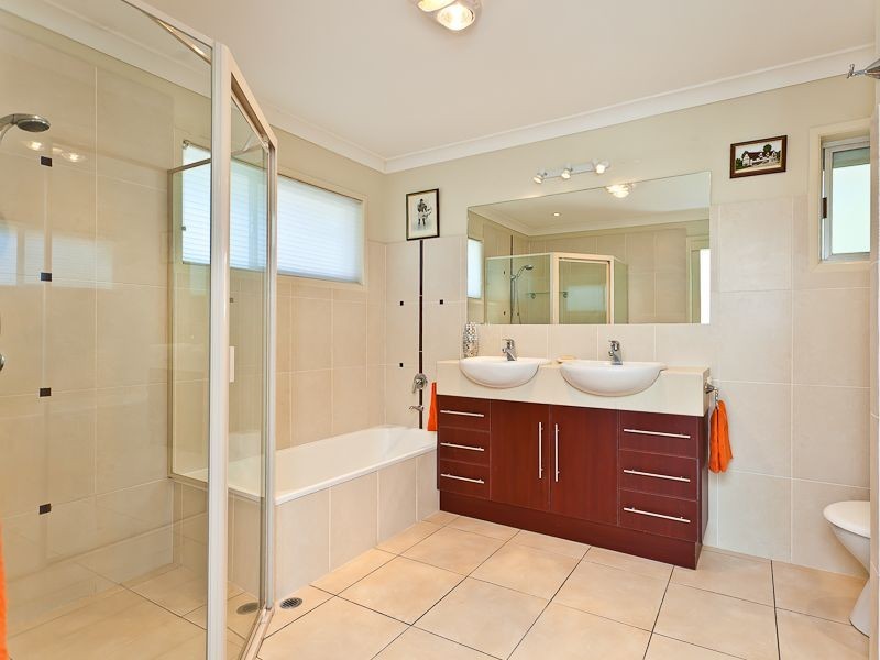 1 Mayleen Street, Clontarf QLD 4019