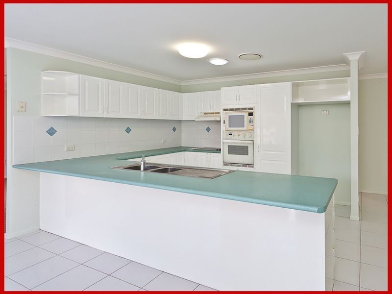 8 Speilberg Street, Mcdowall QLD 4053