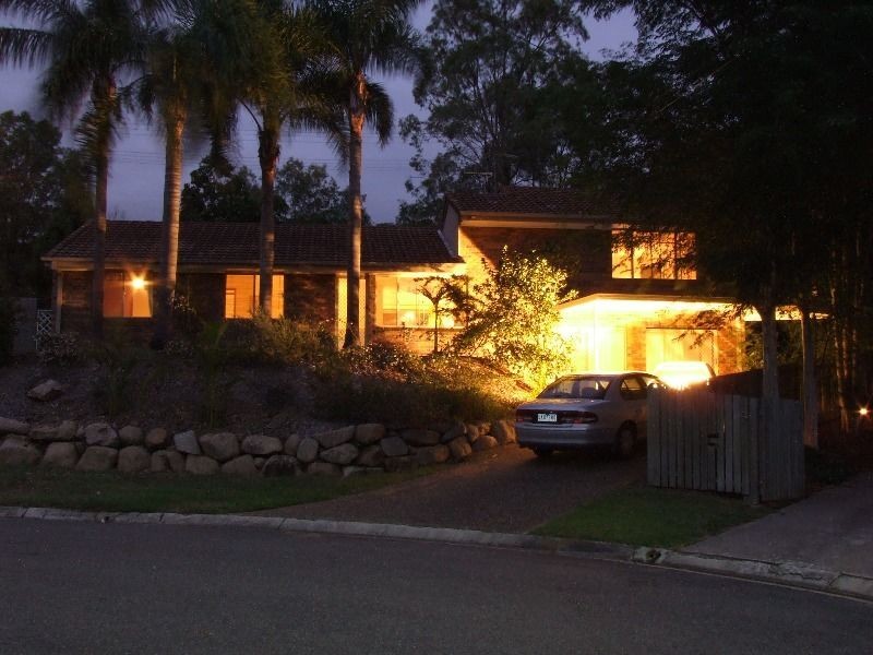 Arana Hills QLD 4054