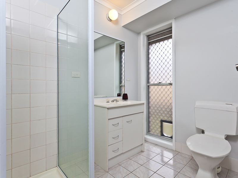 4 Ustinov Crescent, Mcdowall QLD 4053