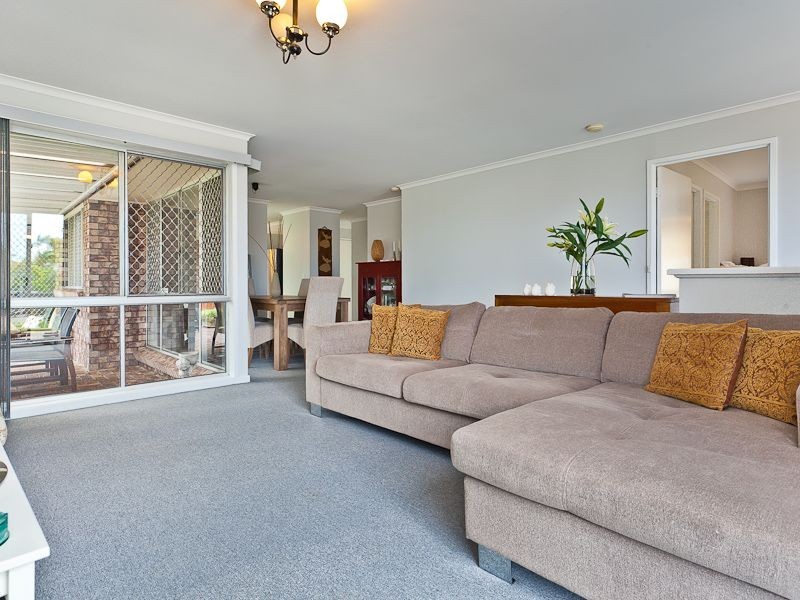 4 Ustinov Crescent, Mcdowall QLD 4053