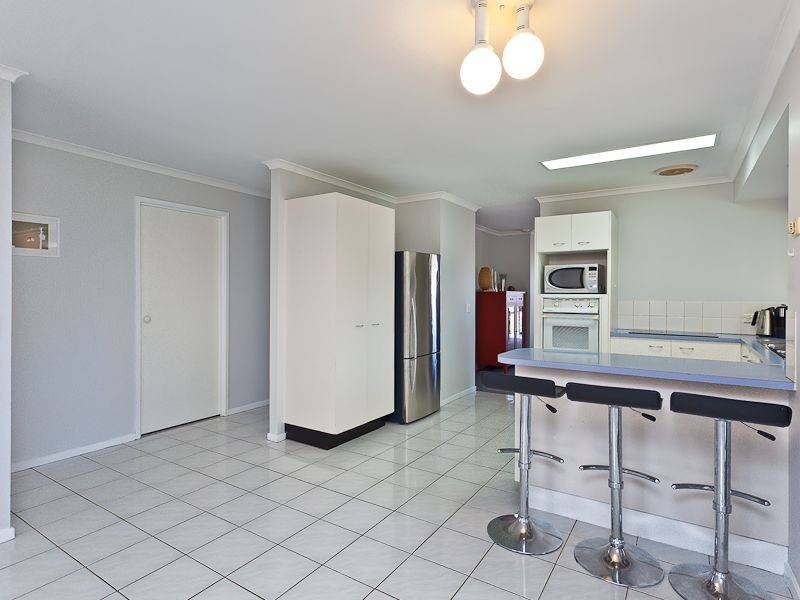 4 Ustinov Crescent, Mcdowall QLD 4053