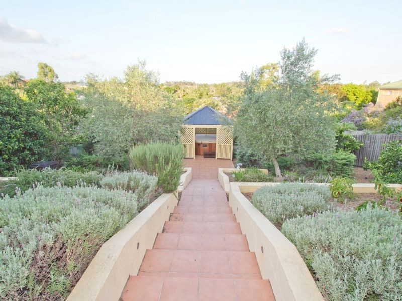 32 Lancewood Drive, Albany Creek QLD 4035