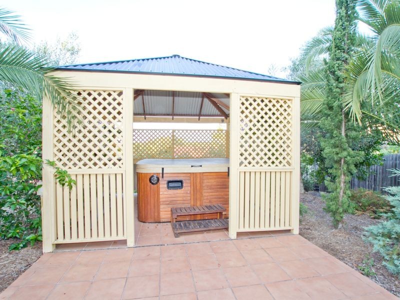 32 Lancewood Drive, Albany Creek QLD 4035