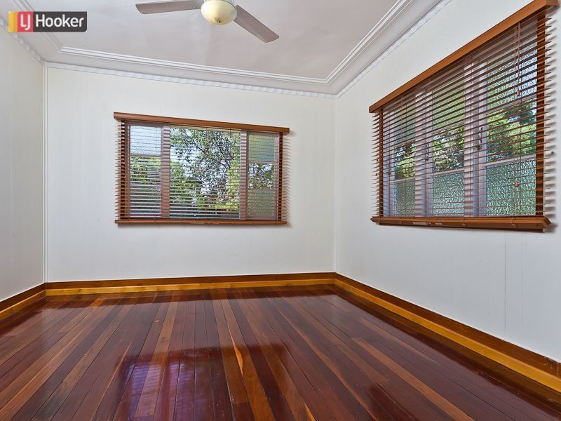 2 Eastbourne Street, Chermside West QLD 4032