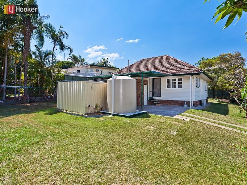 2 Eastbourne Street, Chermside West QLD 4032